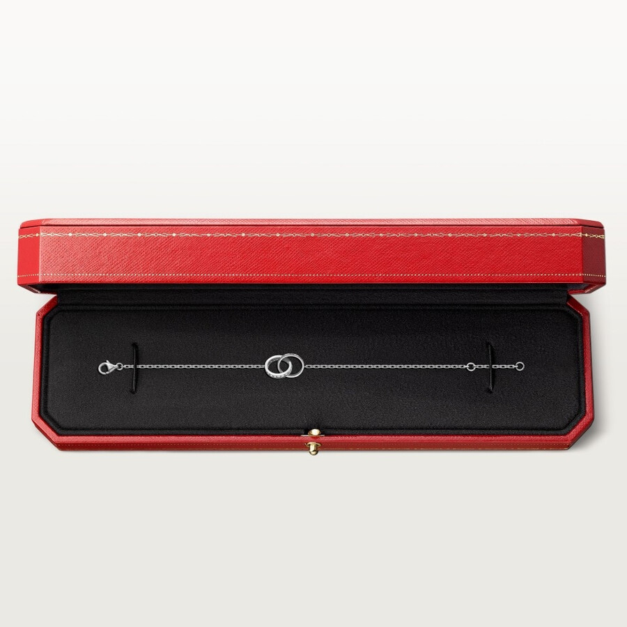 love-armband an einer kette halb mit strasssteinen besetzt