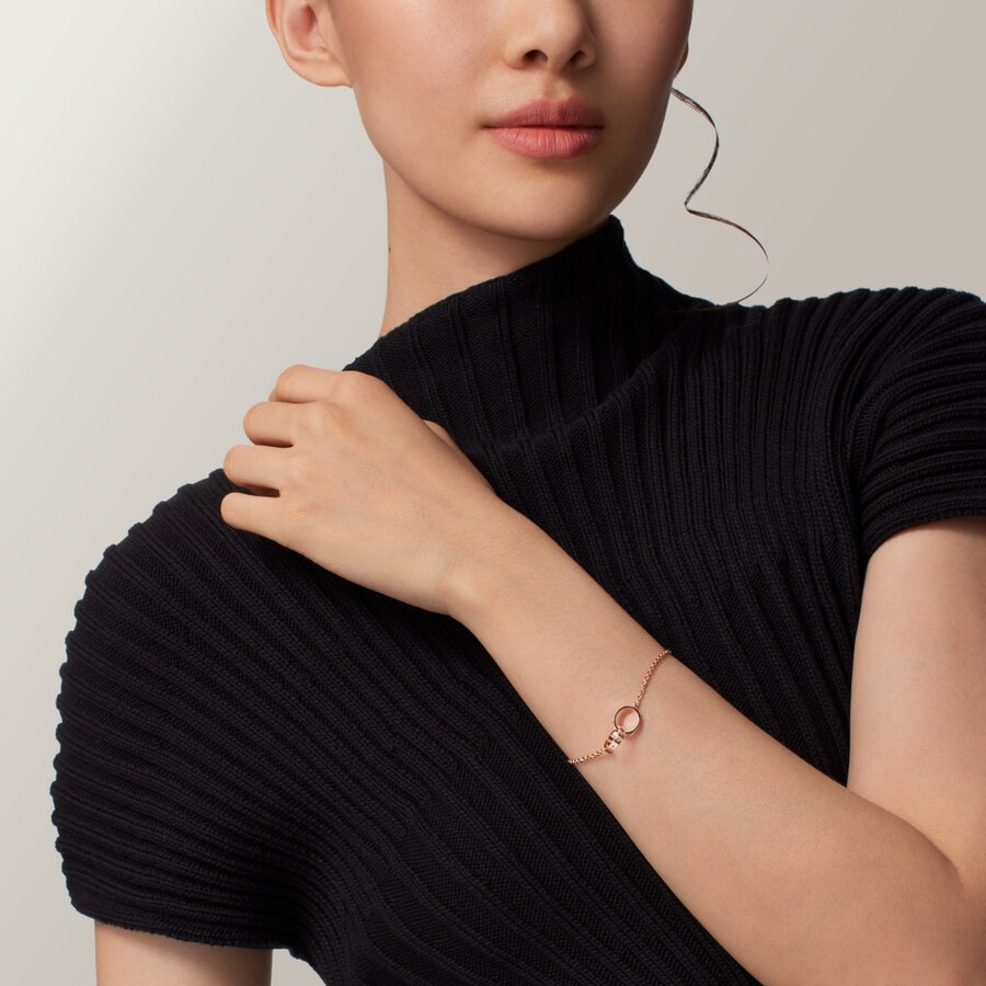 love-armband an der kette