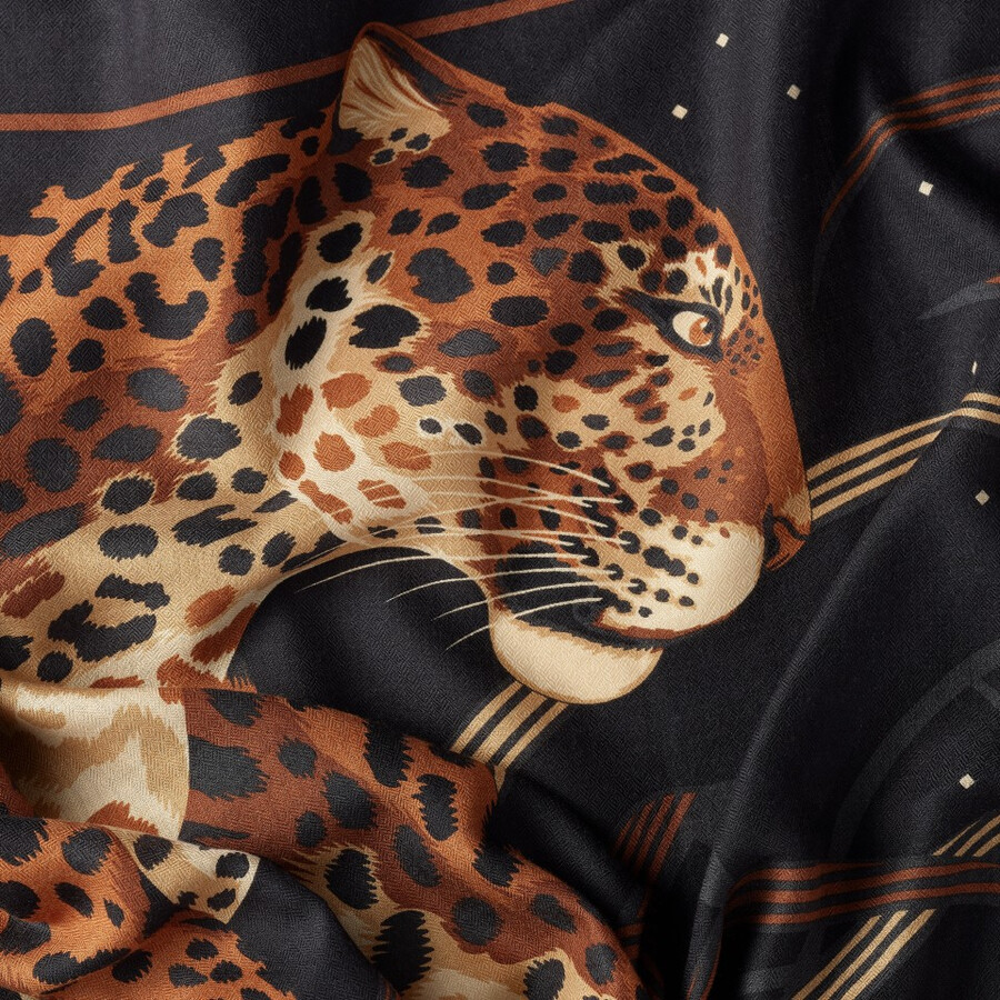stole panther im dschungel