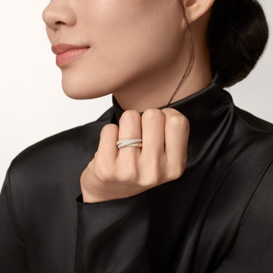 trinity-ring klassisches modell mit pavé-fassung